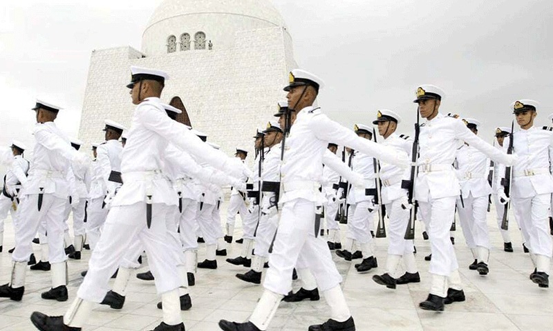 78 ویں یوم آزادی کے موقع پر کراچی میں مزار قائد پر گارڈز کی تبدیلی کی پروقار تقاریب