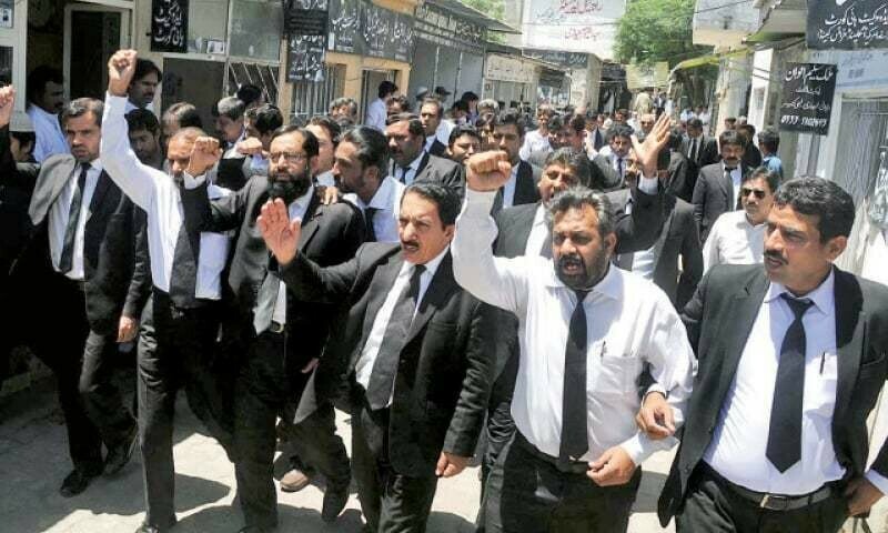 پنجاب بار کونسل کی کال پر ماتحت عدالتوں میں وکلا کی جزوی ہڑتال