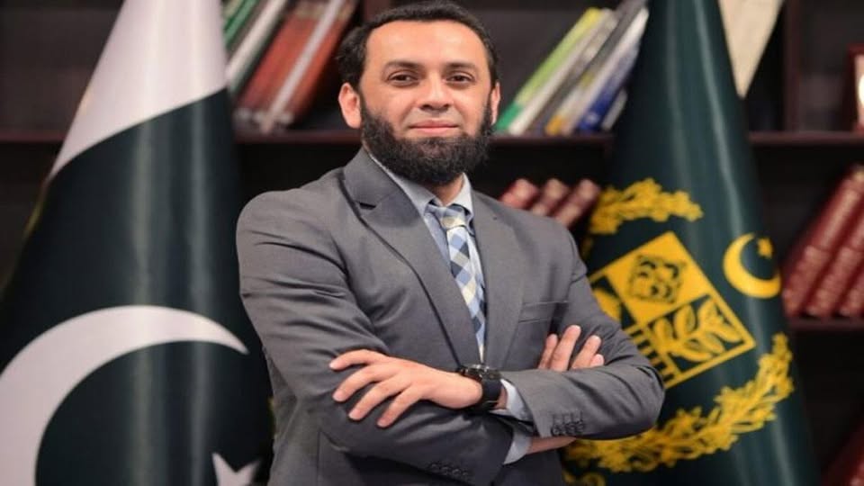 پاکستان نے خوارجِ گل بہادر کے ٹھکانوں پر حملے کیے: عطااللہ تارڑ