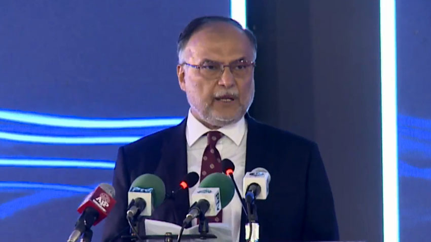 پاکستان بحری شعبے میں تیزی سے ترقی کر رہا ہے، احسن اقبال