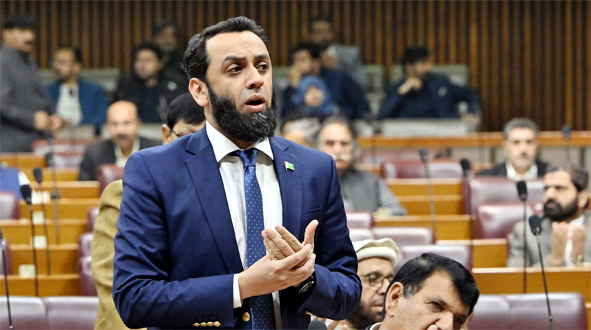 وزیر اطلاعات کی پی ٹی آئی سوشل میڈیا اکاونٹس سے ریاستی اداروں کو نشانہ بنانے کی مذمت