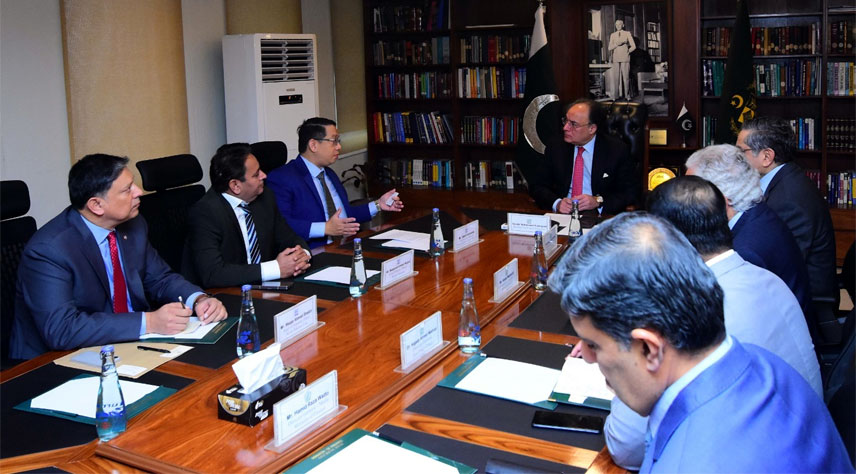 وزیر خزانہ کا ملکی معیشت مضبوط بنانے کا عزم