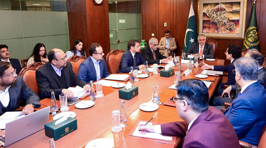 نائب وزیراعظم کا ایران کے ساتھ دوطرفہ روابط کے فروغ کے عزم کا اعادہ