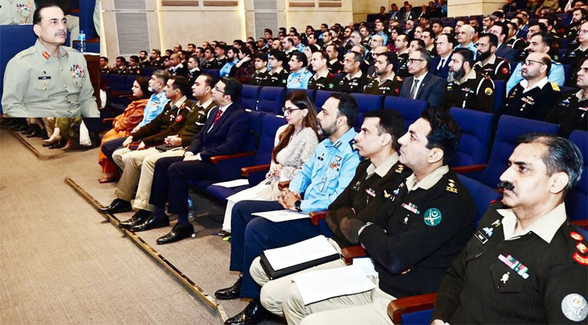 مستقبل کے رہنماؤں کو علمی و فکری چیلنجز سے نمٹنے کی تربیت دینا ناگزیر ہے: چیف آف ڈیفنس فورسز