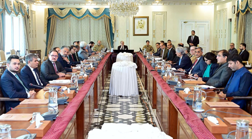 وزیراعظم کا ٹیکس نیٹ میں توسیع اور محصولات کے ہدف کے حصول کے لیے ہدایات