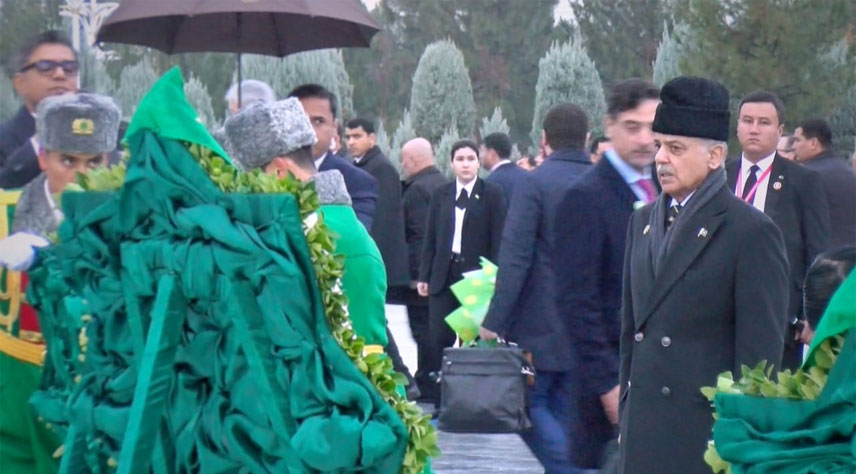 اشک آباد میں وزیراعظم شہباز شریف کا Monument of Neutrality کا دورہ