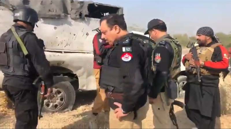 ڈیرہ اسمٰعیل خان میں پولیس موبائل پر دھماکے اور فائرنگ سے 3 پولیس اہلکار شہید