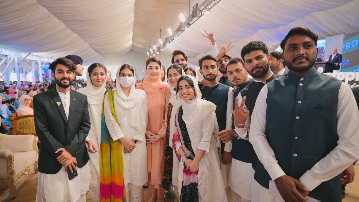 میں آپ کی وزیراعلیٰ نہیں بلکہ خادم ہوں، مریم نواز