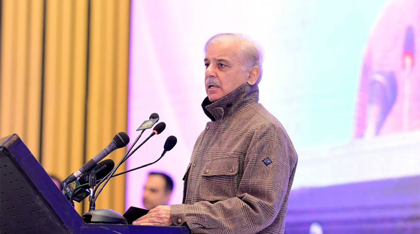 آزاد جموں و کشمیر میں پرائم منسٹر یوتھ لیپ ٹاپ پروگرام کے تحت لیپ ٹاپس کی تقسیم کا آغاز