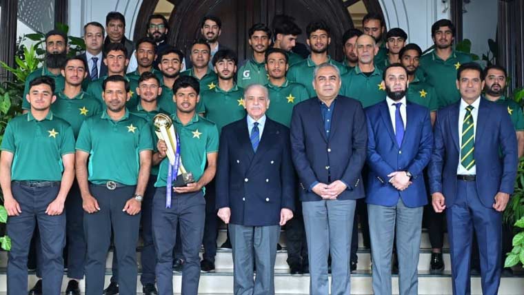 انڈر 19 ایشیا کپ جیتنے والی ٹیم کے کھلاڑیوں کیلئے ایک ایک کروڑ روپے کا اعلان