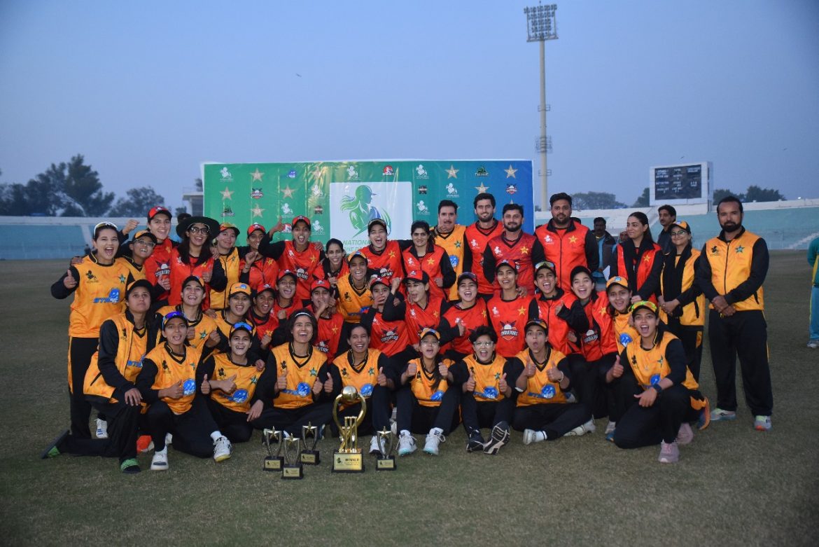 فائنل ٹائی ہوگیا، سٹارز اور کانکررز نیشنل ویمنز ون ڈے ٹورنامنٹ کی مشترکہ فاتح