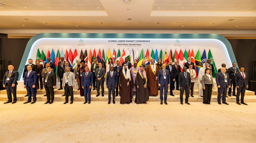 پاکستان عالمی لیبر مارکیٹ کی تشکیل میں کردار ادا کرنے کے لیے تیار ہے: چوہدری سالک حسین