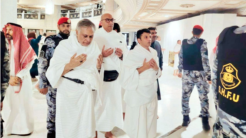 نائب وزیراعظم اسحاق ڈار کا سعودی عرب کا دورہ، عمرہ ادا اور او آئی سی اجلاس میں شرکت
