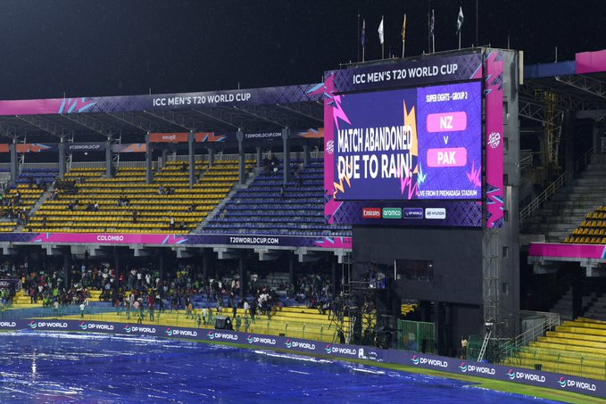 ٹی20 ورلڈکپ: سپر ایٹ مرحلے میں پاکستان اور نیوزی لینڈ کا میچ بارش کے باعث منسوخ