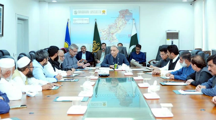 محکمہ مواصلات کے وزیر کا مال بردار گاڑیوں کے وزن کی حد پر سختی سے عمل درآمد پر زور