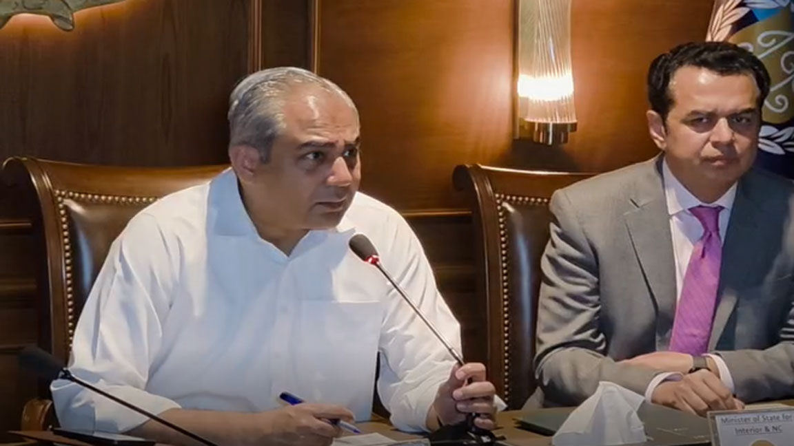 بیرون ملک مقیم پاکستانیوں کو پاسپورٹ کا جلد اجراء اولین ترجیح ہے:وزیر داخلہ