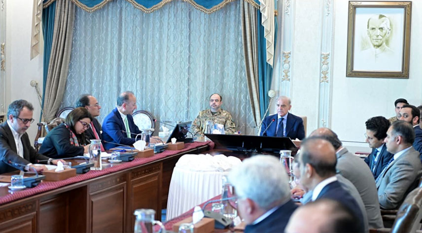 وزیراعظم کی پیٹرولیم مصنوعات کی ذخیرہ اندوزی کیخلاف سخت کارروائی کی ہدایت