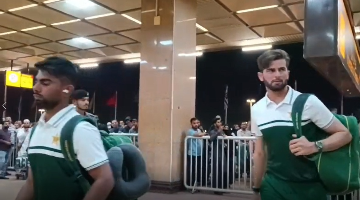 پاکستان ٹیسٹ ٹیم دو میچوں کی سیریز کیلئے بنگلہ دیش روانہ